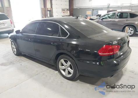 2015 Volkswagen Passat 1.8T Limited Edition z USA, uszkodzony, nr VIN 1VWAT7A38FC111624